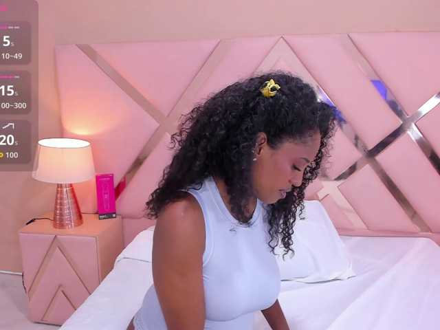 AteneaPercy live cam on BongaCams