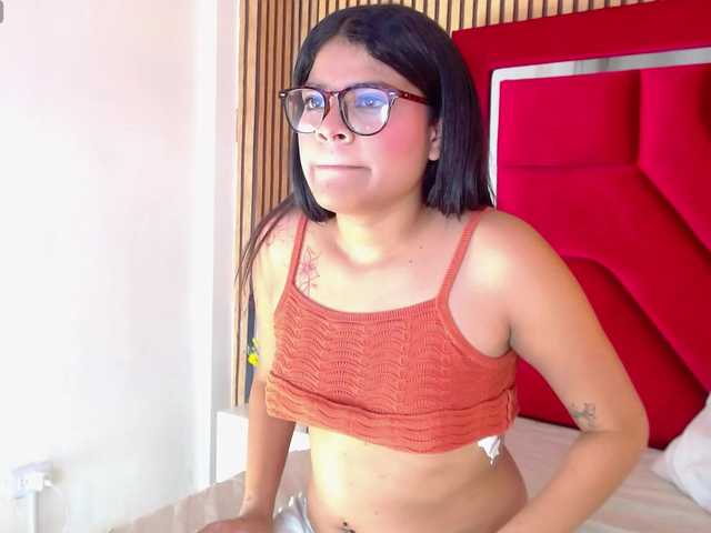 Amelia-26 live cam on BongaCams