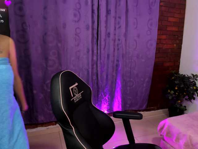 AUROORA-TAY live cam on BongaCams
