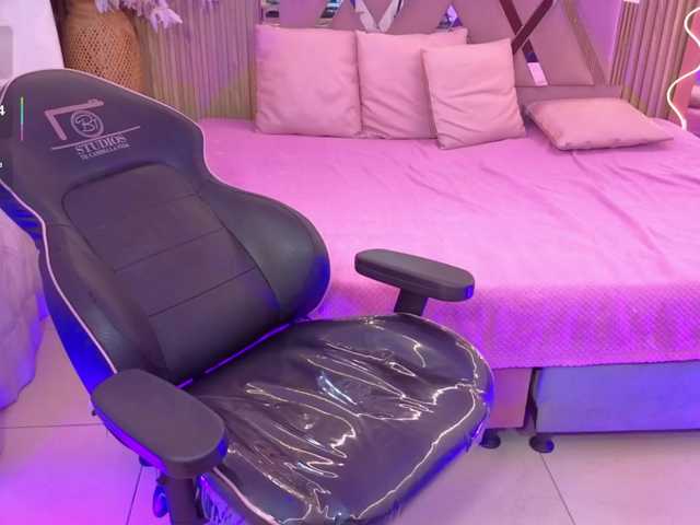 AUROORA-TAY live cam on BongaCams