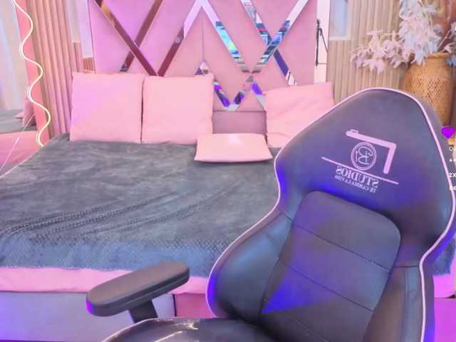AUROORA-TAY live cam on BongaCams