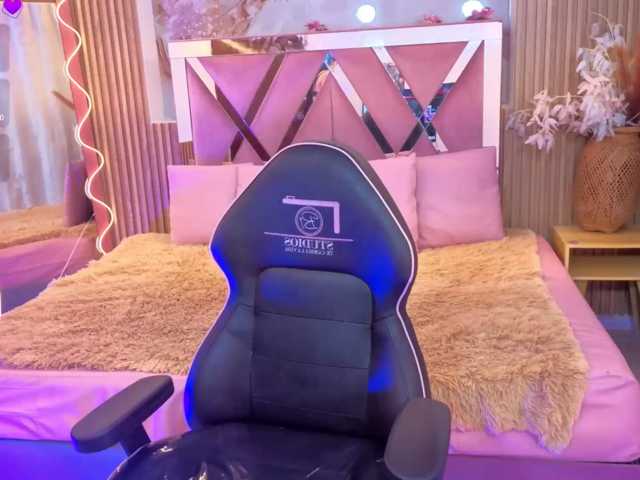 AUROORA-TAY live cam on BongaCams