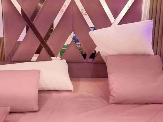 AUROORA-TAY live cam on BongaCams