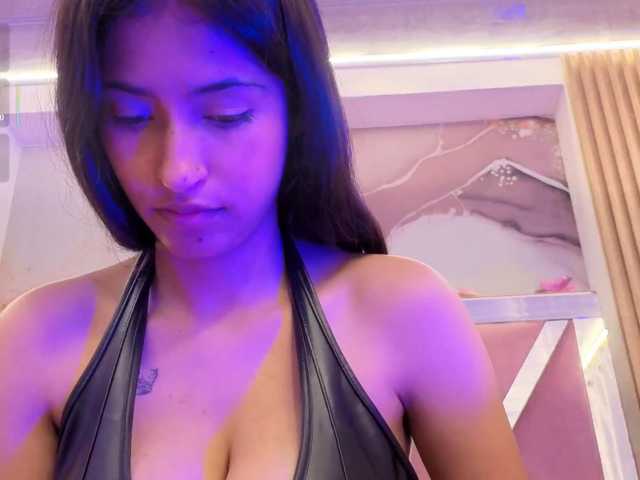 AUROORA-TAY live cam on BongaCams
