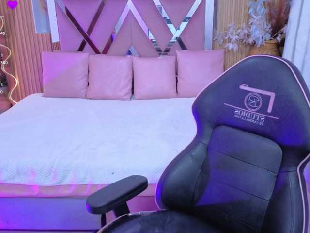 AUROORA-TAY live cam on BongaCams