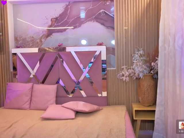 AUROORA-TAY live cam on BongaCams