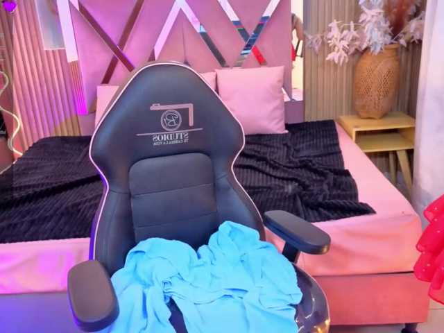 AUROORA-TAY live cam on BongaCams