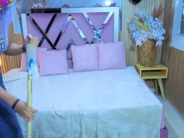 AUROORA-TAY, live now on BongaCams
