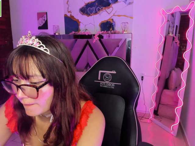TEFFANNIA-TAY