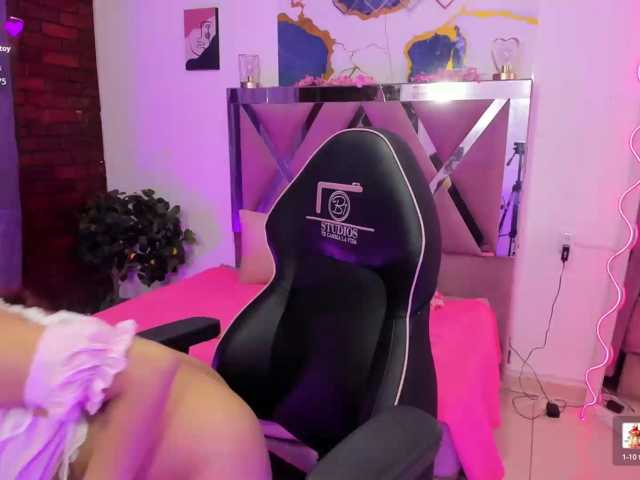 TEFFANNIA-TAY live cam preview