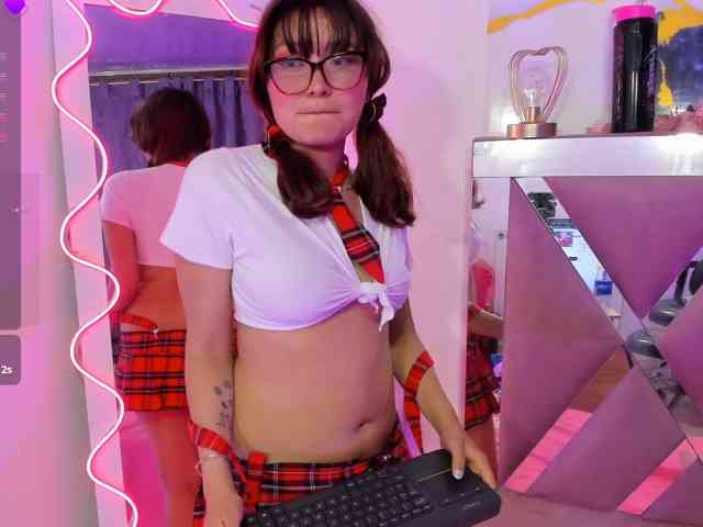 TEFFANNIA-TAY