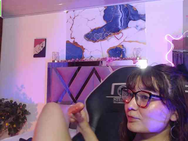 teffannia-tay's live room