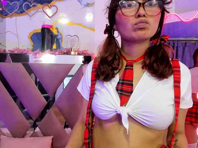 TEFFANNIA-TAY