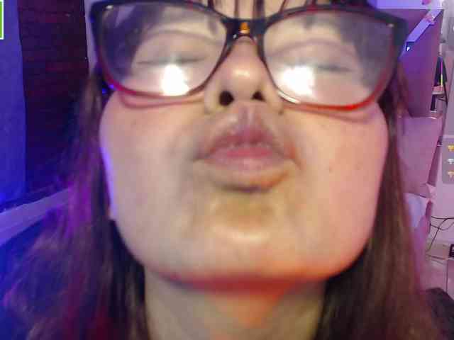TEFFANNIA-TAY