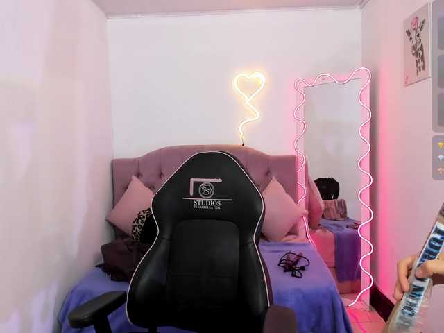ZAAFIRA-TAY live cam preview