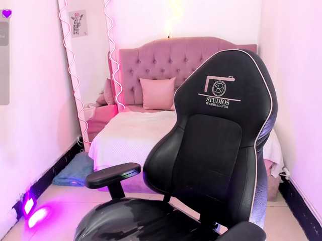 ZAAFIRA-TAY live cam preview