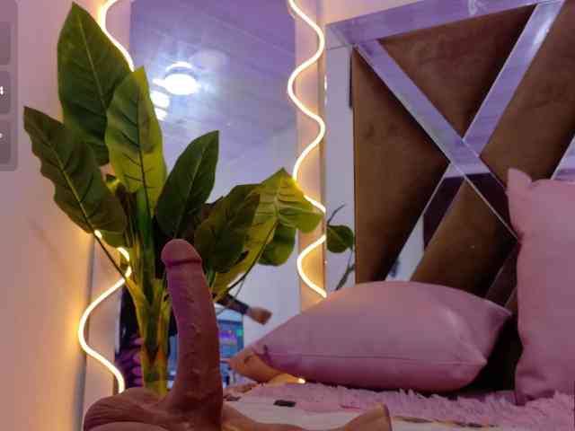 DULCEPEARL-TAY webcam