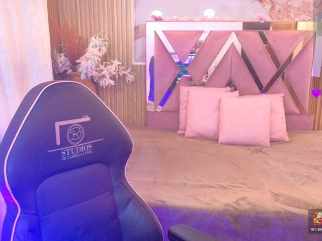 JENAYE-TAY live cam on BongaCams