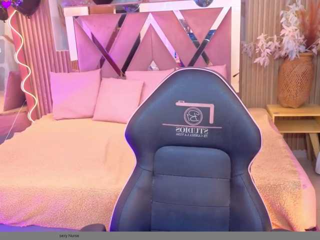 JENAYE-TAY live cam preview