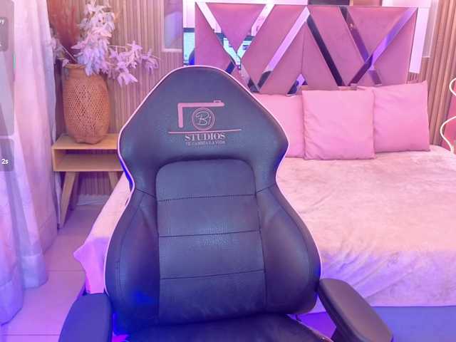 JENAYE-TAY live cam on BongaCams