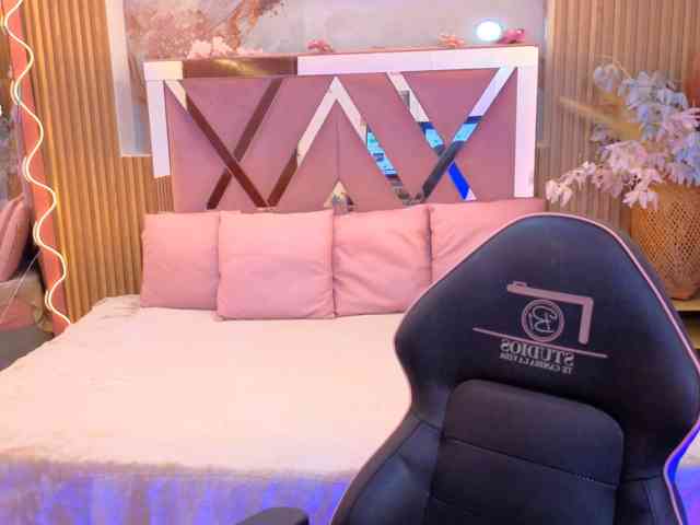 JENAYE-TAY