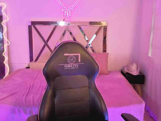 JENAYE-TAY webcam