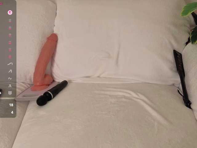 zaluneya live cam on BongaCams