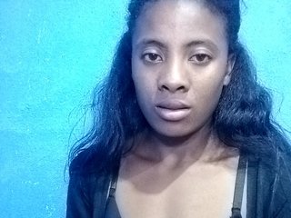 Claudia9's Live Webcam