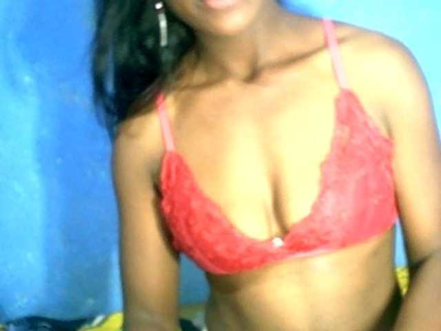 Claudia9 live cam preview