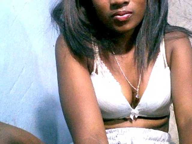 Claudia9 live cam preview