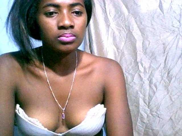 Claudia9 live cam preview