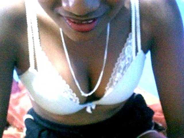 Claudia9 live cam preview