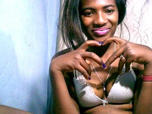 Claudia9 live cam preview