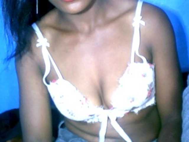 Claudia9 live cam preview