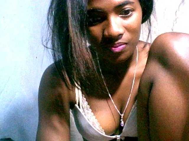 Claudia9 live cam preview