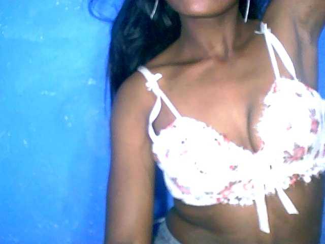 Claudia9 live cam preview