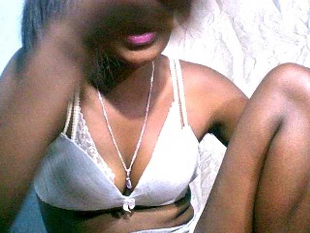 Claudia9 live cam preview
