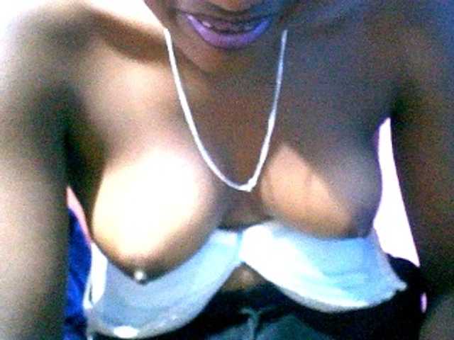 Claudia9 live cam preview