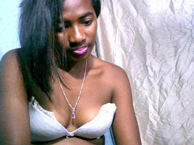 Claudia9 live cam preview