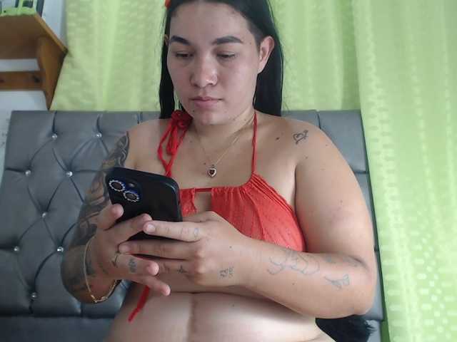 zaleyamateus25 live cam on BongaCams