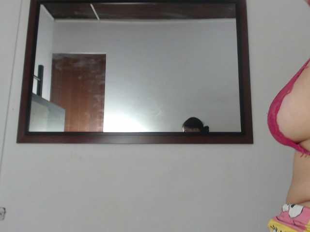 zaleyamateus25 live cam on BongaCams