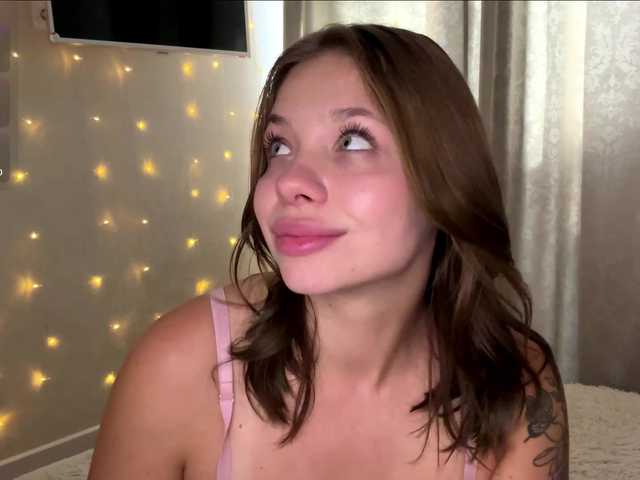 Betty-Gray live cam on BongaCams