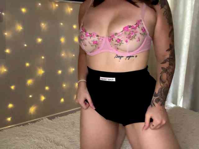 Betty-Gray webcam