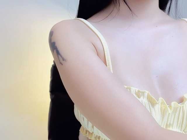 LittleMiu99 — live female cam