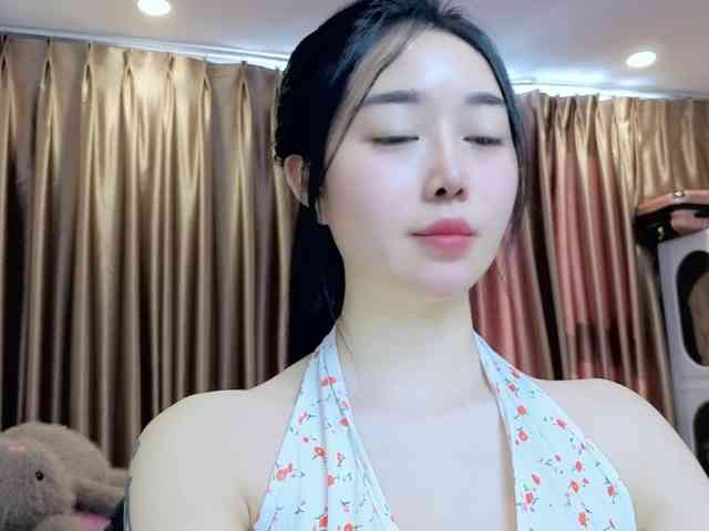 LittleMiu99 webcam