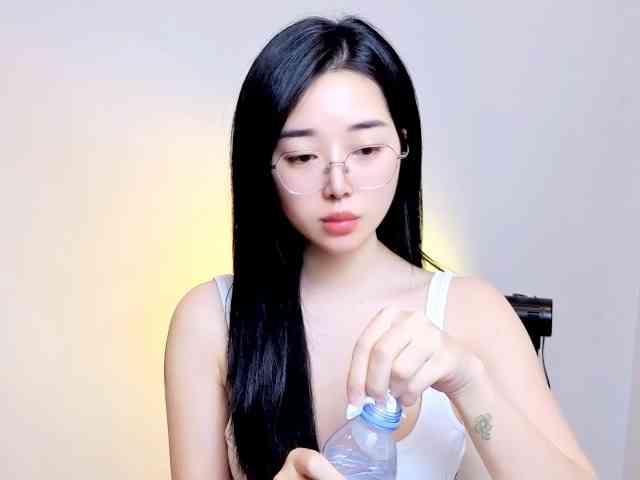 LittleMiu99 webcam