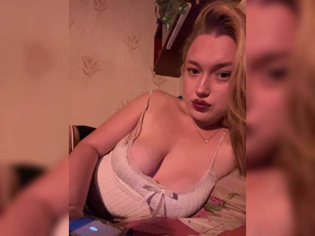 lyalyavivi live cam on BongaCams