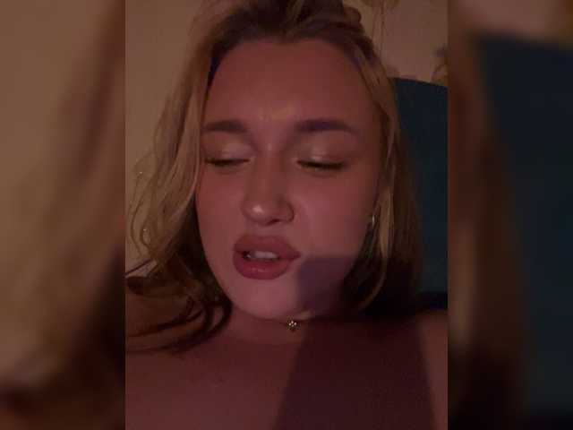 lyalyavivi live cam on BongaCams