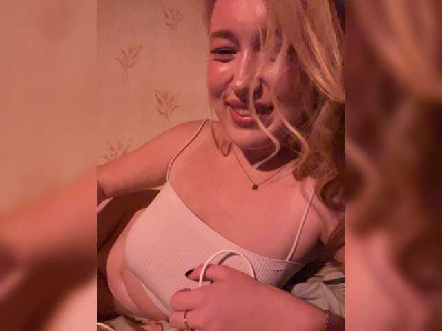 lyalyavivi live cam on BongaCams