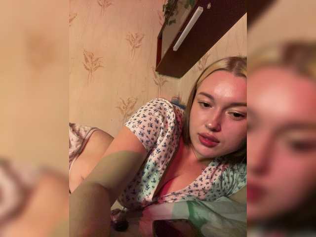 lyalyavivi live cam preview